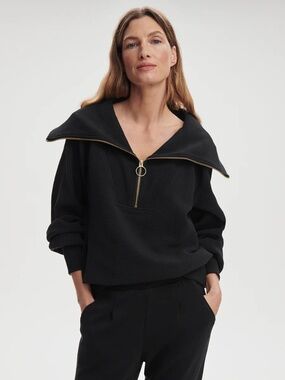 Varley Vine Half-Zip Pullover in Black VAR00485